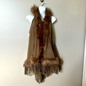 Brown Cardigan knit with fringe and fur details